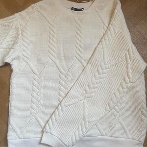 Zara Mens cream knitted sweater
Size Medium
No tag, Never worn